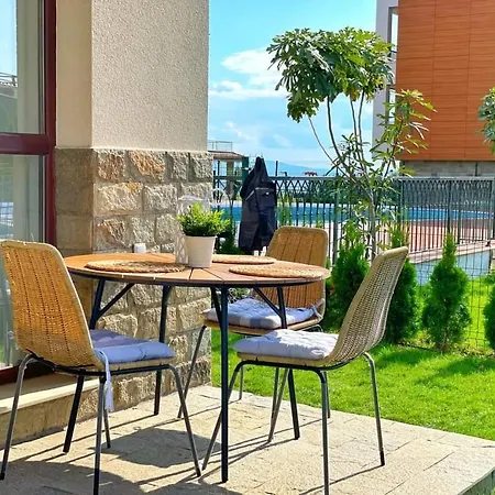 Ina & Eva Bayview Deluxe Burgas City